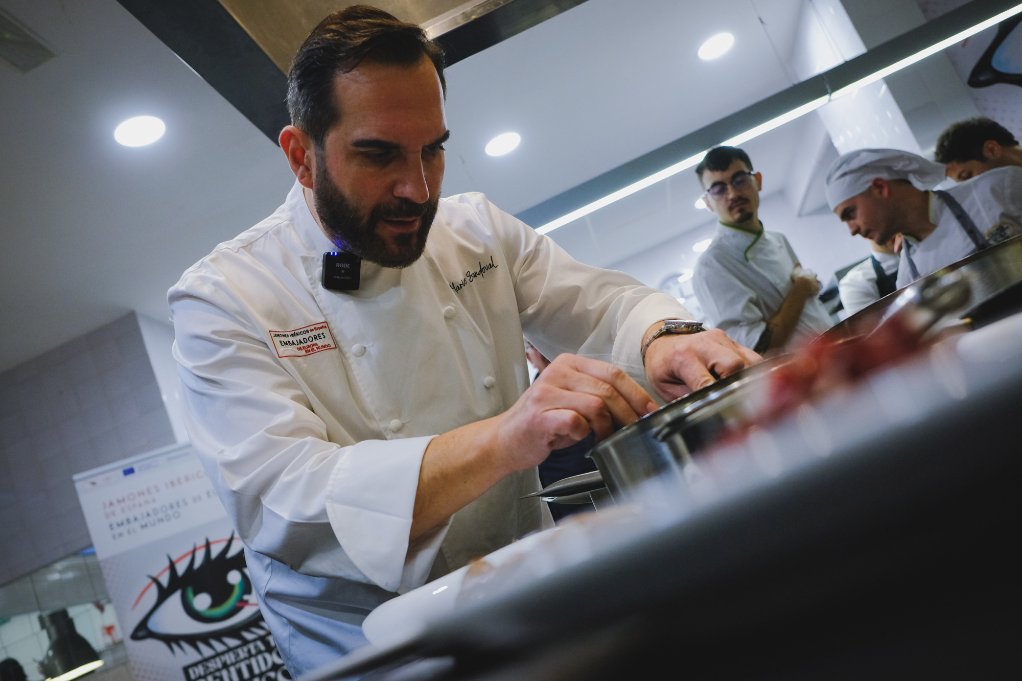 El Jamón Ibérico protagoniza en Sevilla una exclusiva jornada gastronómica de la mano del gran chef Estrella Michelín Mario Sandoval