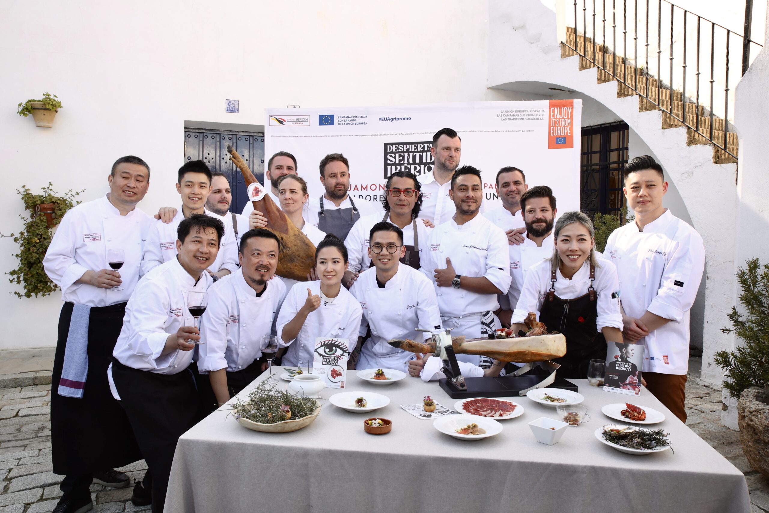 Chefs internacionales con Estrella Michelín viajan a España para conocer de primera mano el proceso de elaboración del Jamón Ibérico
