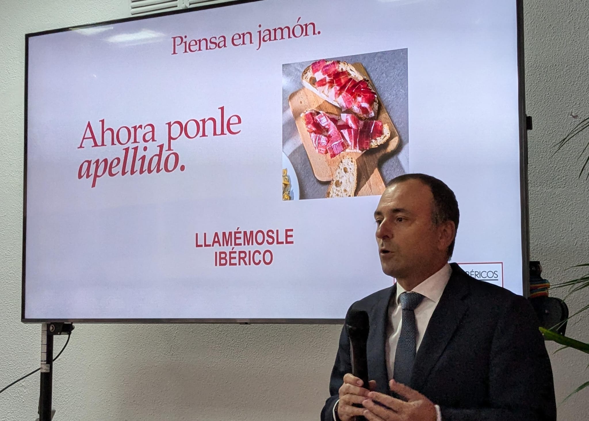 ASICI pone el apellido Ibérico del Jamón en el centro de su nueva campaña promocional “Llamémosle Ibérico”